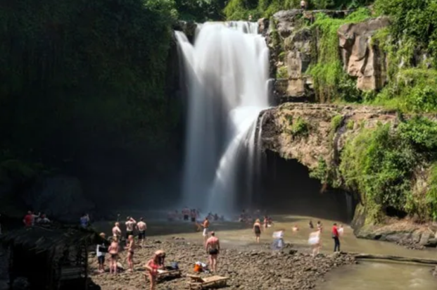 Air Terjun Kanto Lampo